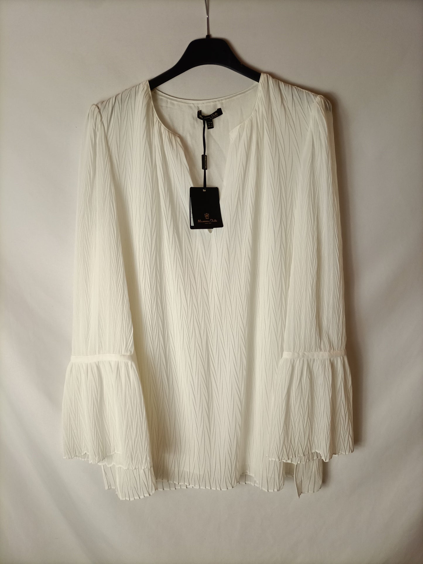 MASSIMO DUTTI. Blusa fluida blanca textura. T 38