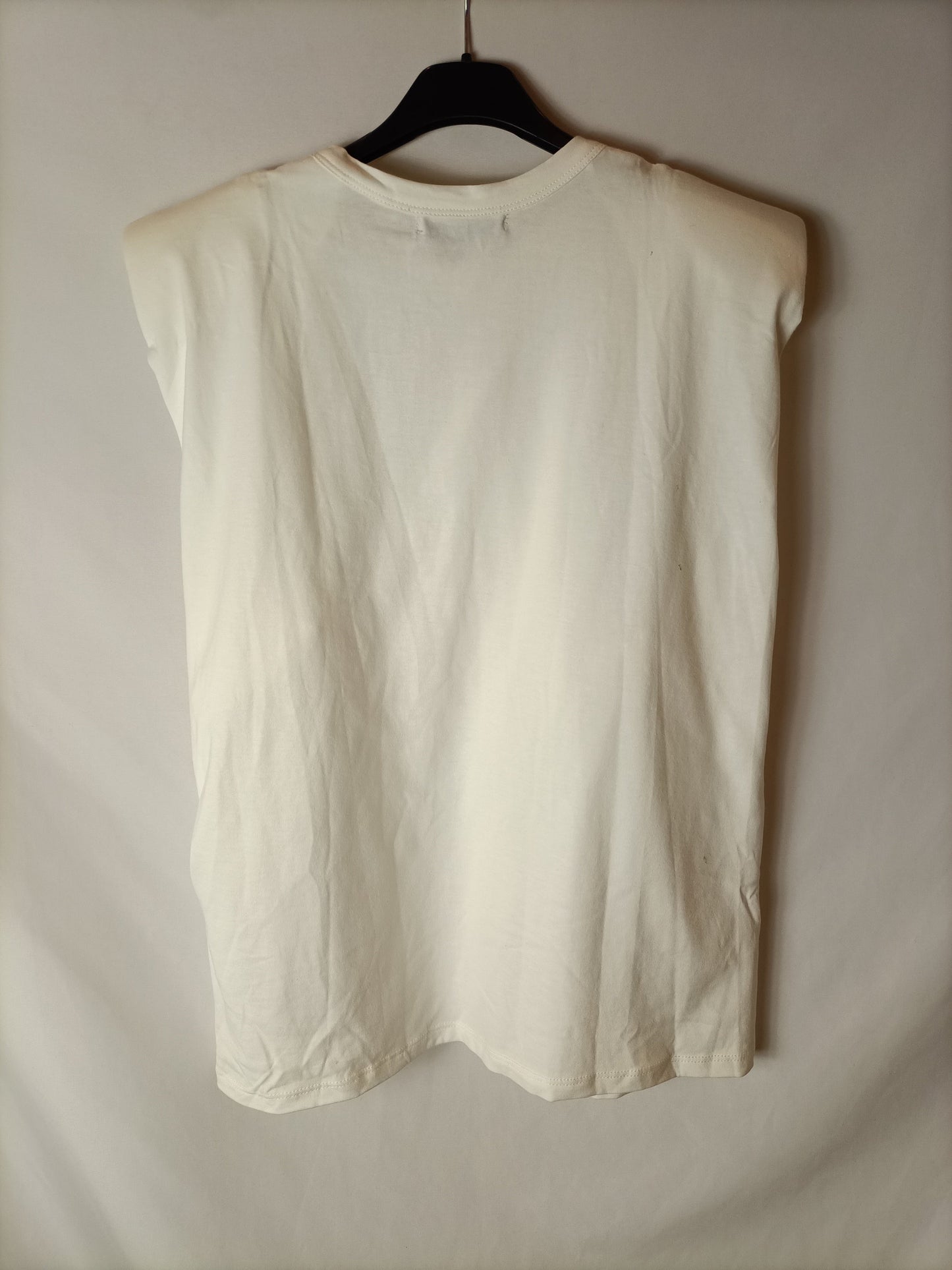 PULL&BEAR. Camiseta blanca oversized hombreras T.s