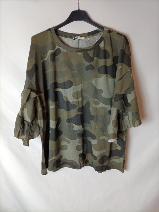 ZARA. Camouflage t-shirt with ruffled sleeves. TL