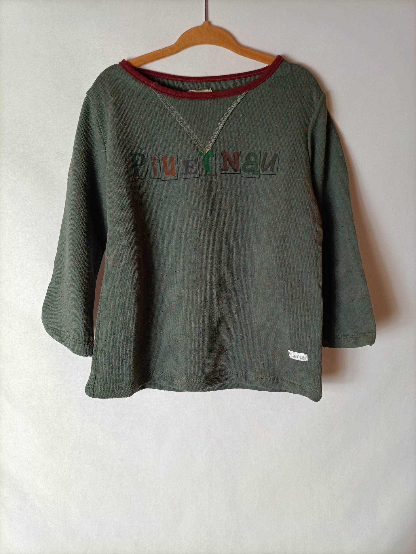 PIUETNAU. Grey thread sweatshirt. Size 2-3 years