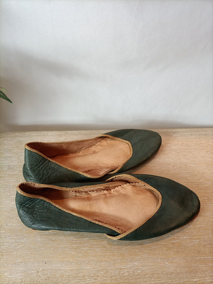 OTRAS. Bailarina piel marroquí