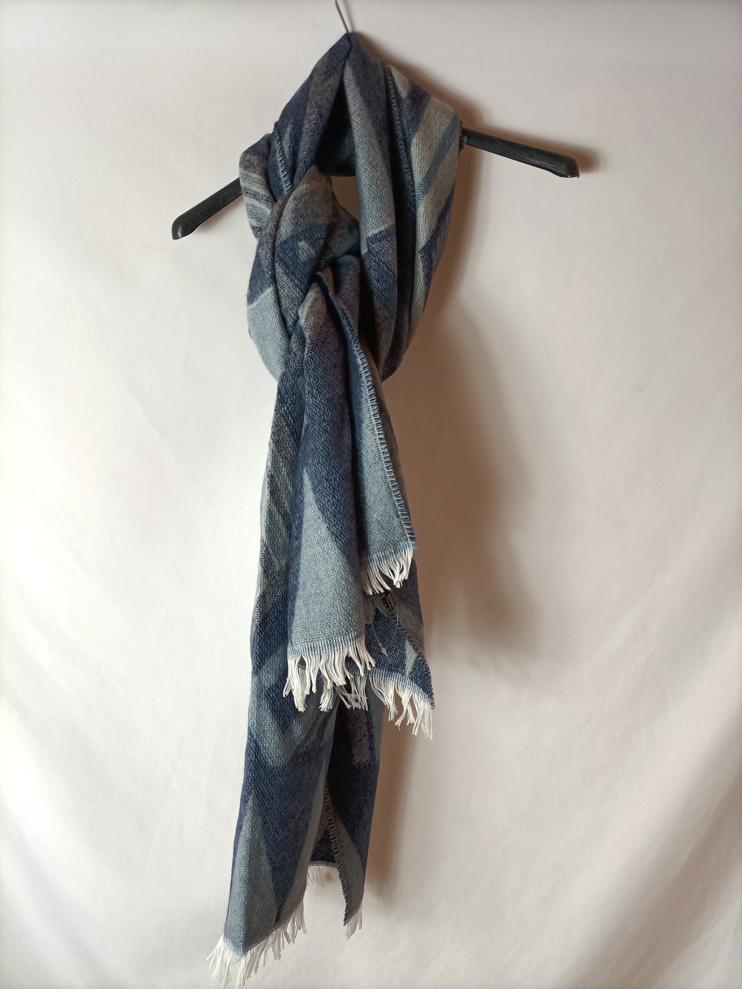 OTHERS. Blue printed scarf