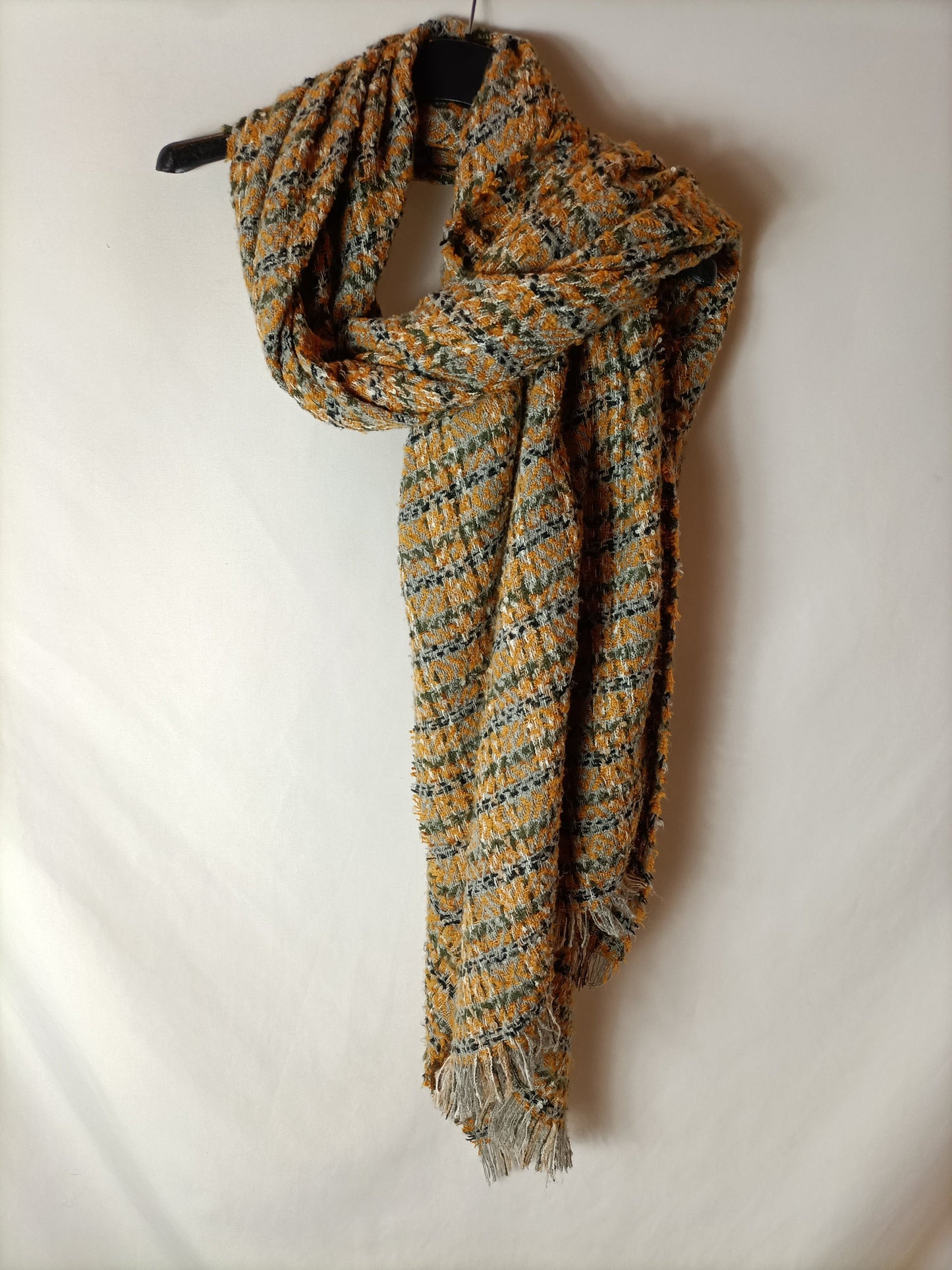 MONISQUI. Tweed-effect scarf