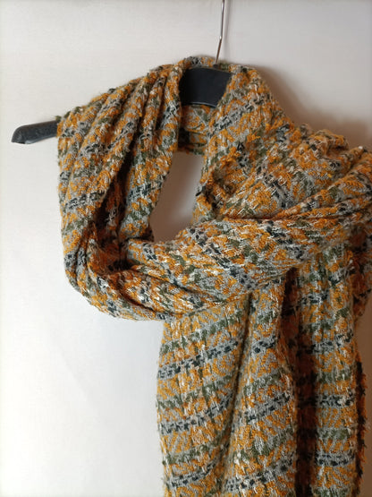 MONISQUI. Tweed-effect scarf