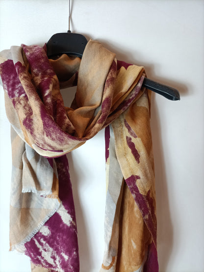 ADOLFO DOMINGUEZ.fular estampado