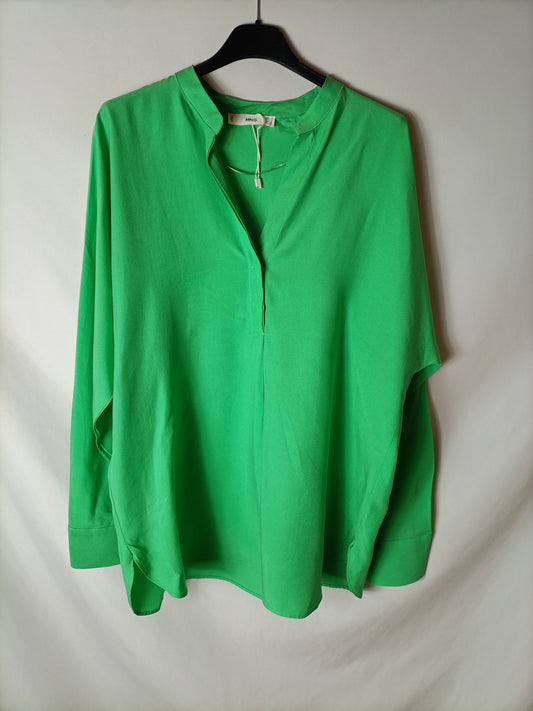 MANGO. Flowy green blouse TM