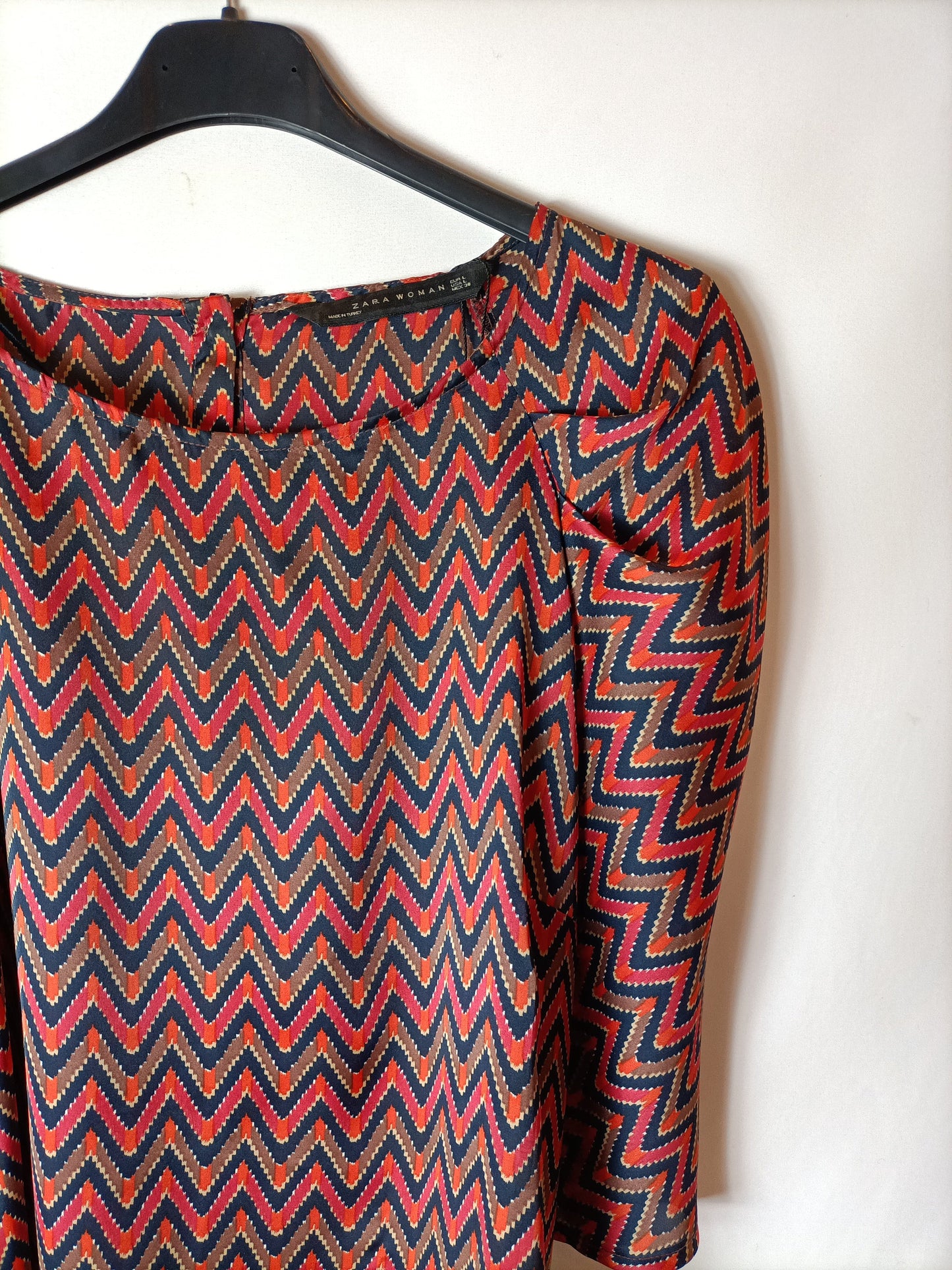 ZARA.blusa hombros fruncidos T.L