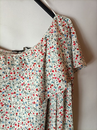 ZARA. top flores asimétrico T.M
