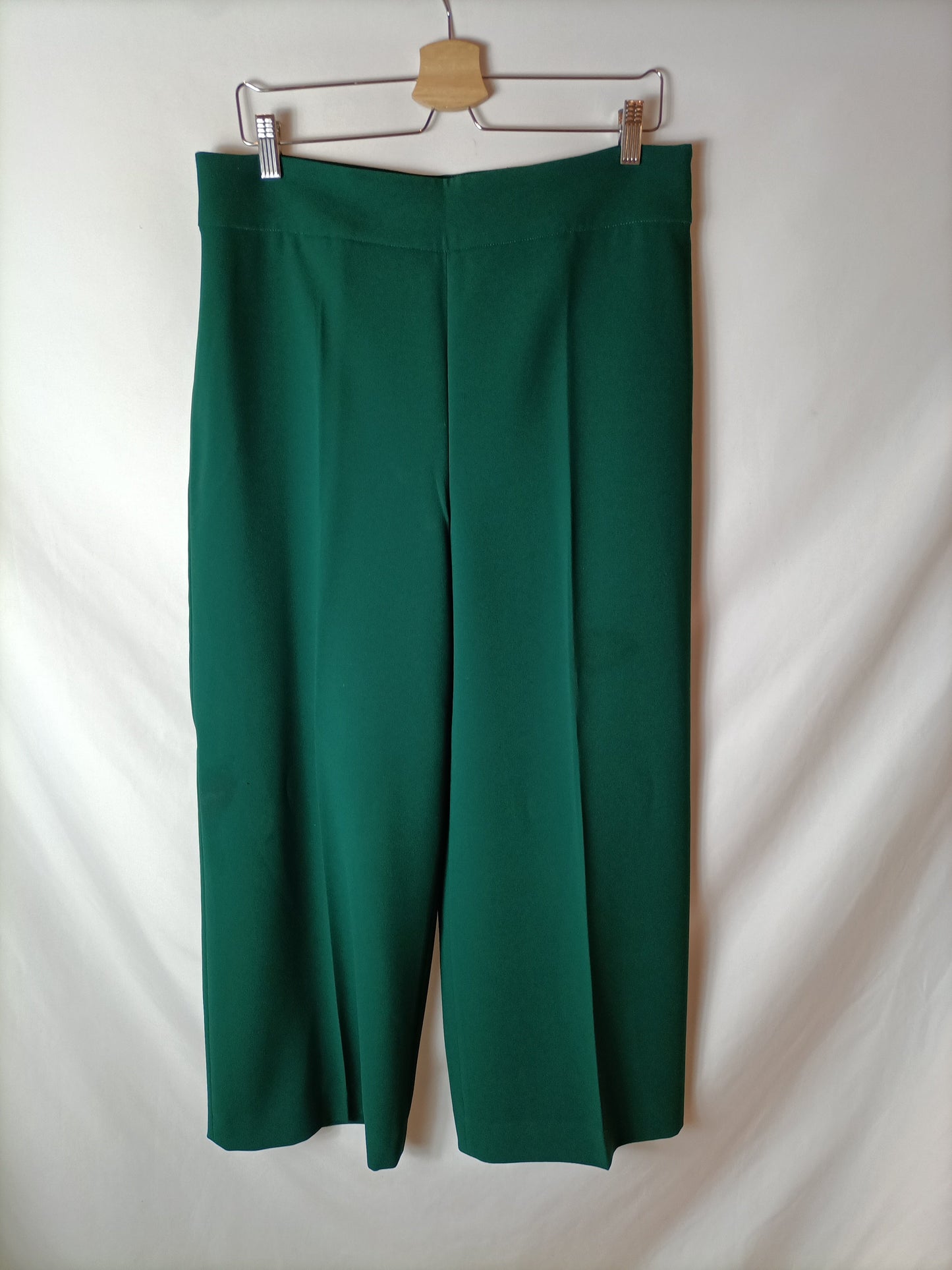 ZARA. Green culottes, size XL