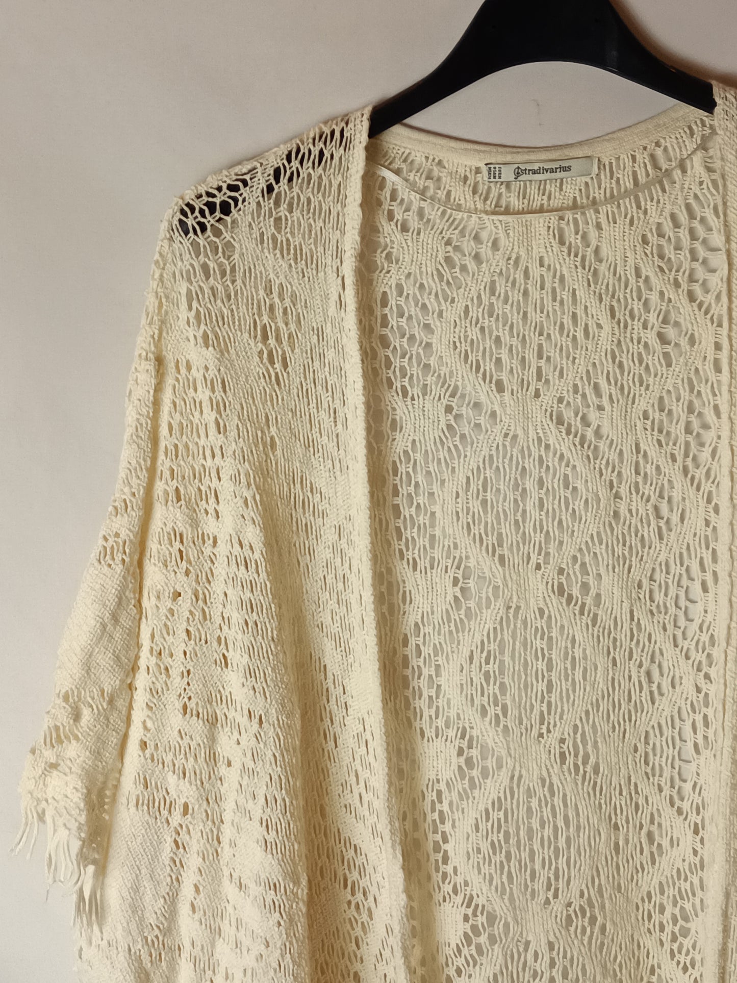 STRADIVARIUS. Short crochet kimono. TM