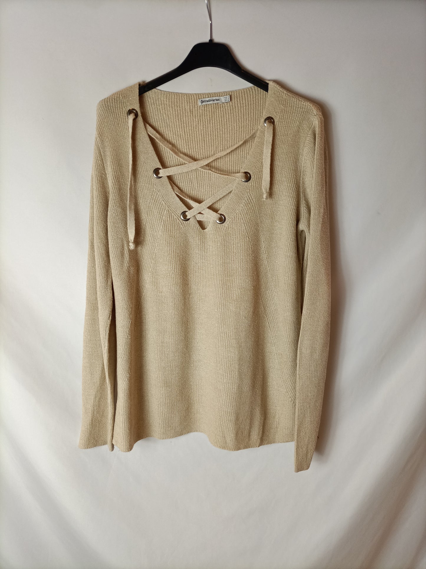 STRADIVARIUS. Jersey beige lazada. T  S