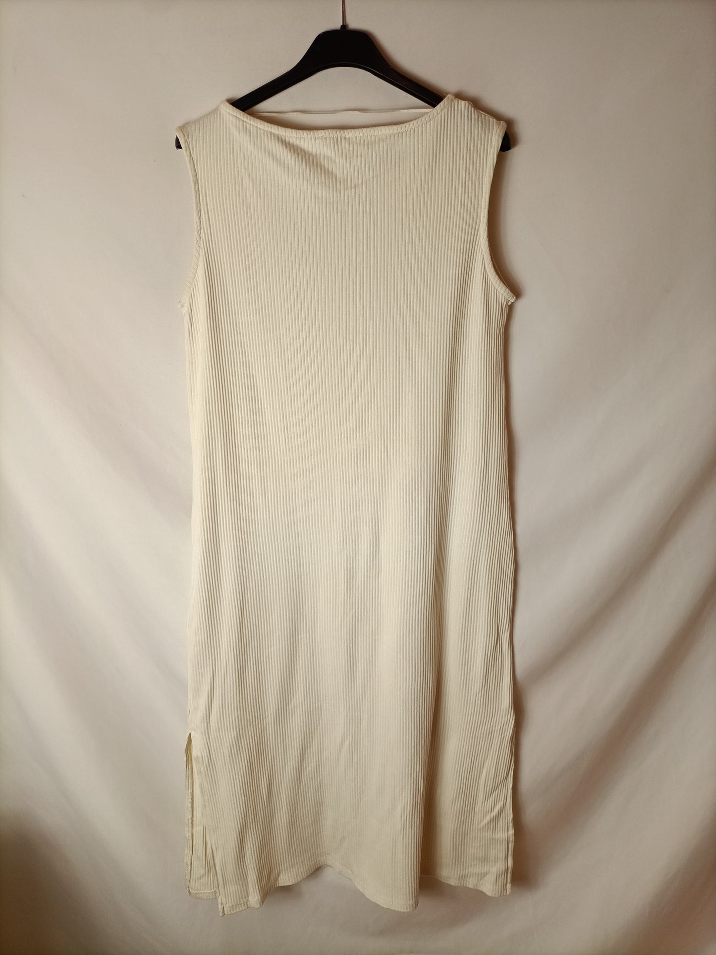 OTRAS. Vestido canalé blanco. T S/M