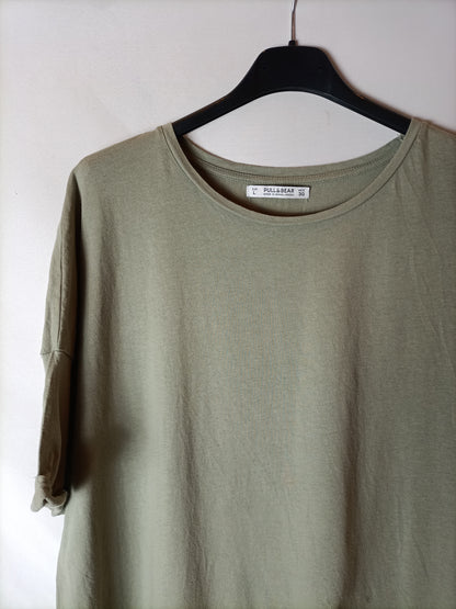 PULL&amp;BEAR. Oversized green t-shirt. T.L.