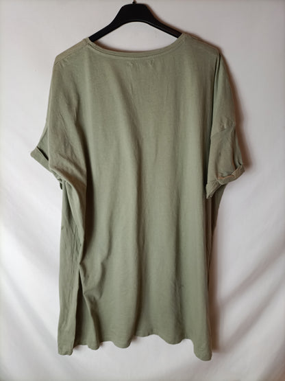 PULL&amp;BEAR. Oversized green t-shirt. T.L.