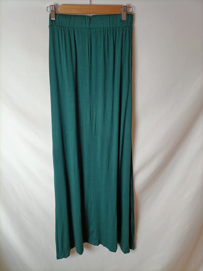 VERO MODA. Falda larga verde botella . T XS