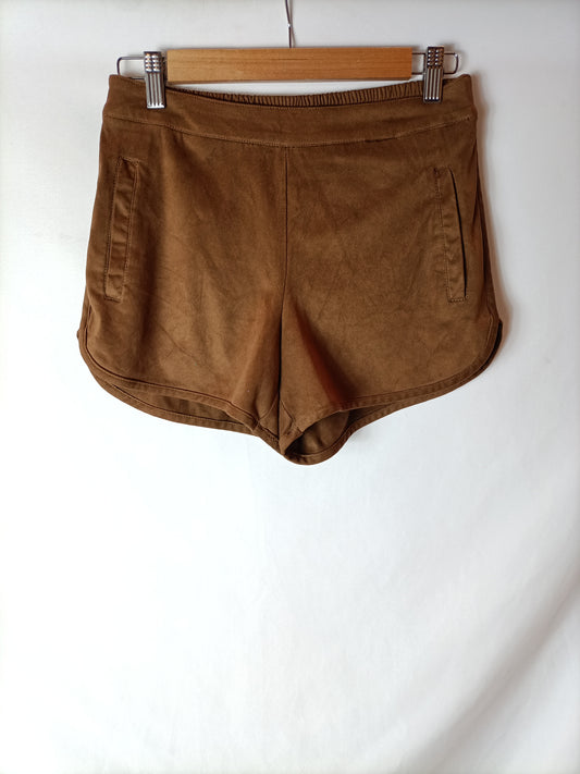 VILA. Camel suede shorts. TS