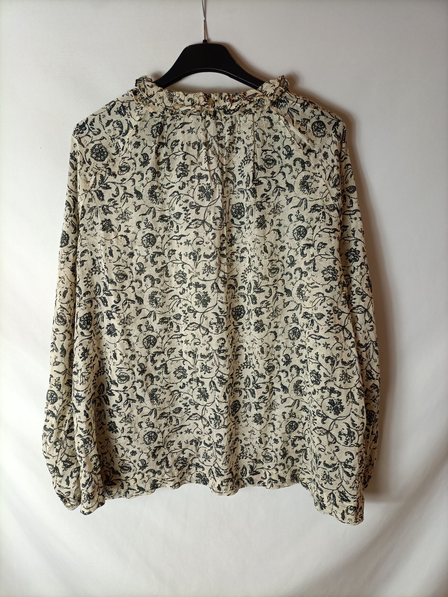 SOUTHERN COTTON. Beige flower blouse Tm