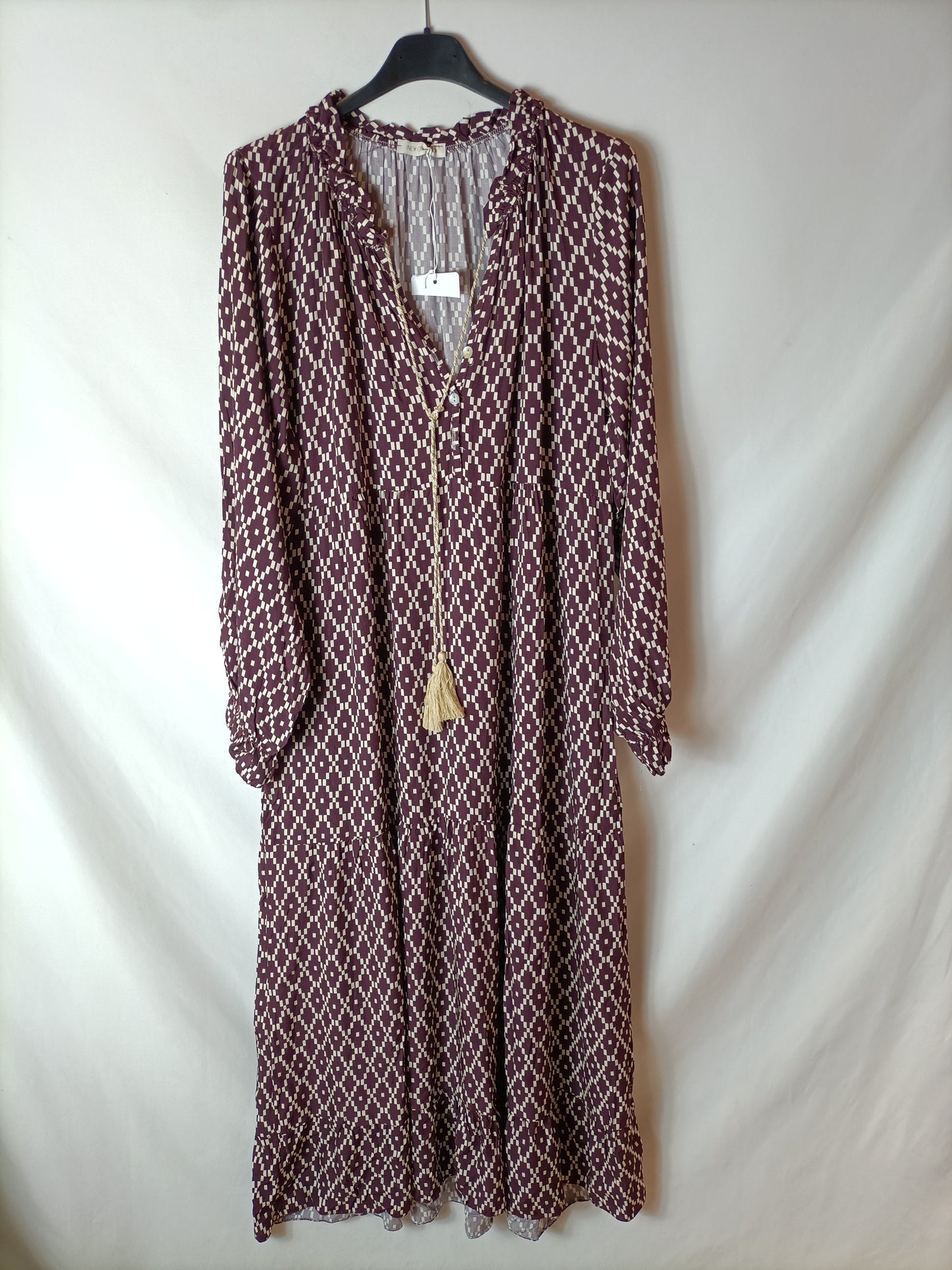 NEW COLLECTION. Printed burgundy dress (size S/M)
