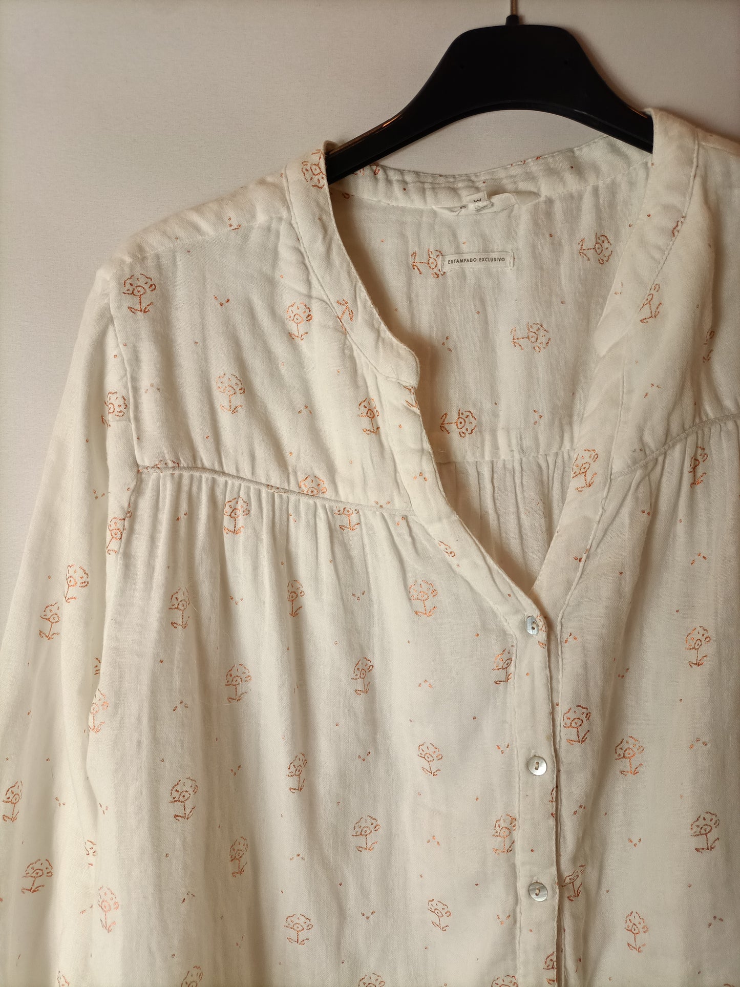 SOUTHERN COTTON. Tm metallic flower blouse