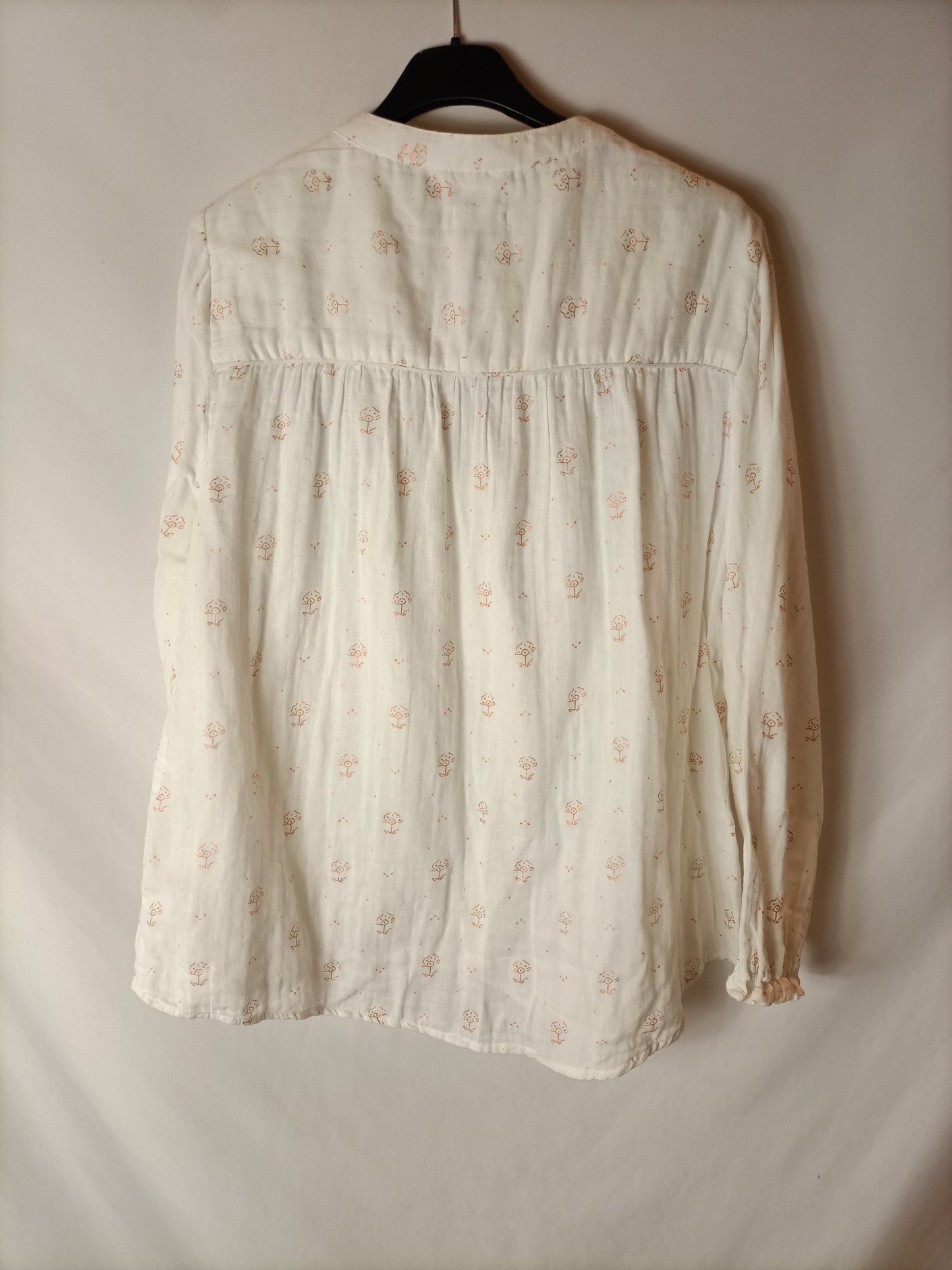 SOUTHERN COTTON. Tm metallic flower blouse