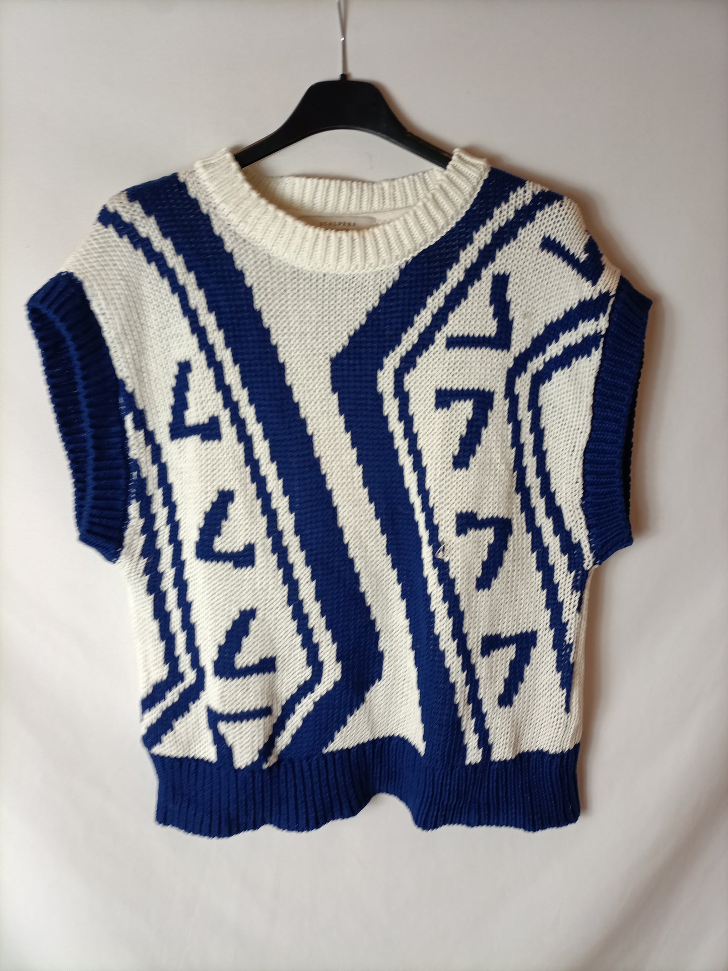 SCALPERS. Chaleco blanco y azul T.s