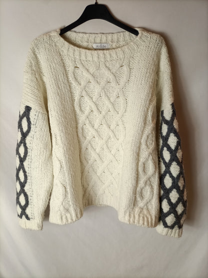 AN&amp;BE. White cable-knit sweater with sleeves. TS/M
