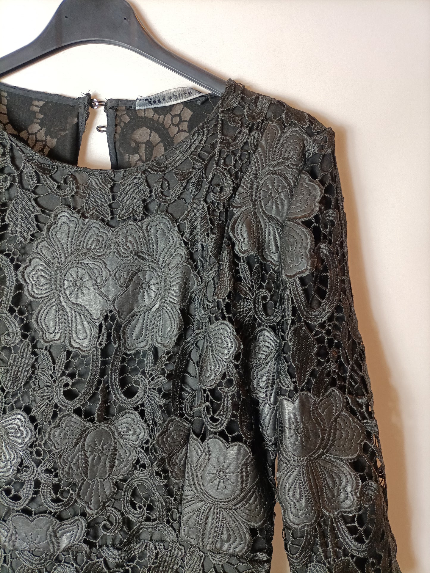 ZARA. Black lace dress TM