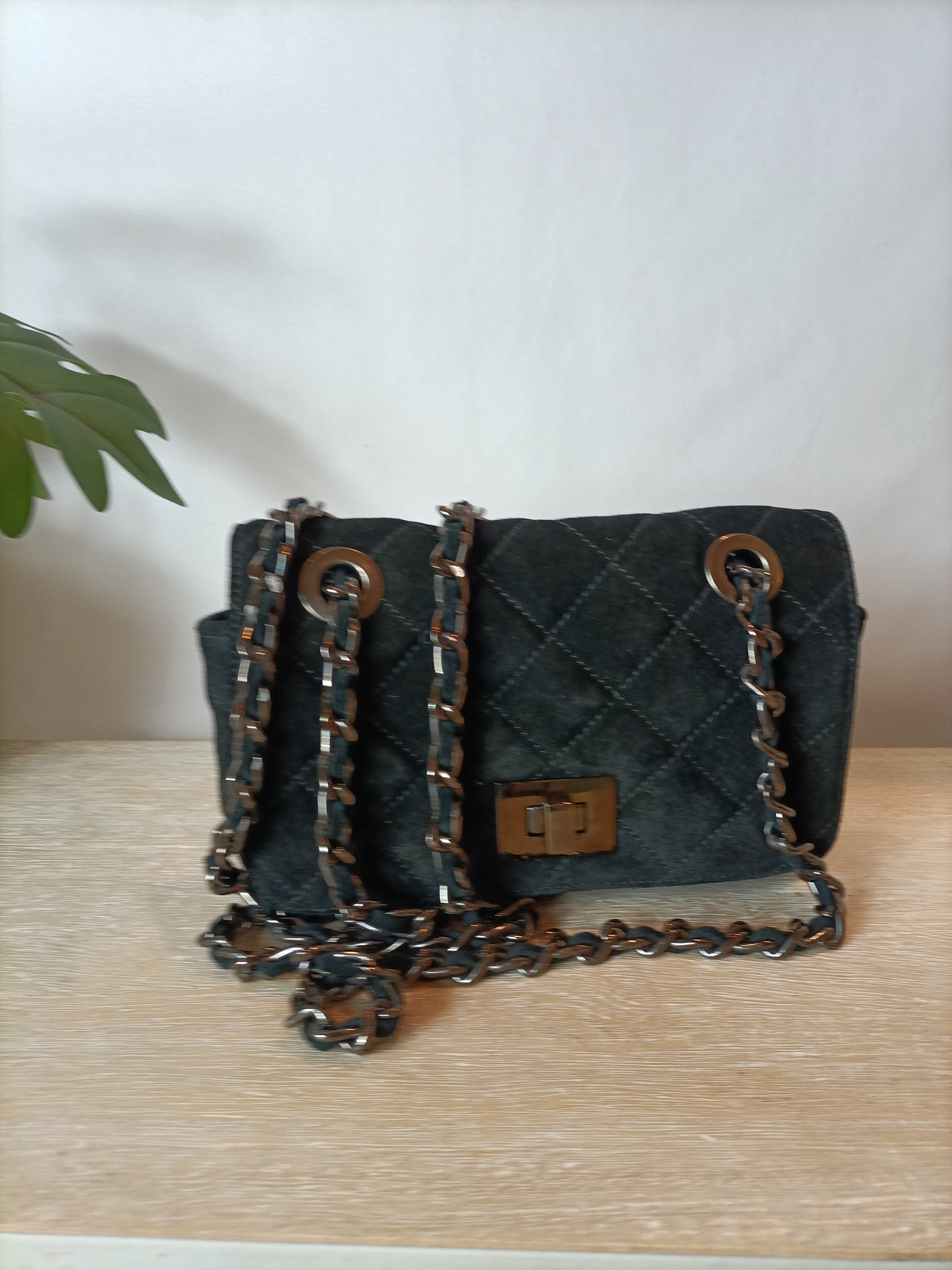 LURUEÑA. Bolso negro ante
