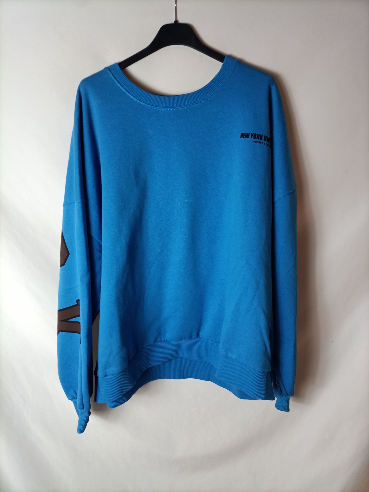 PULL&BEAR. Sudadera azul oversized. T L