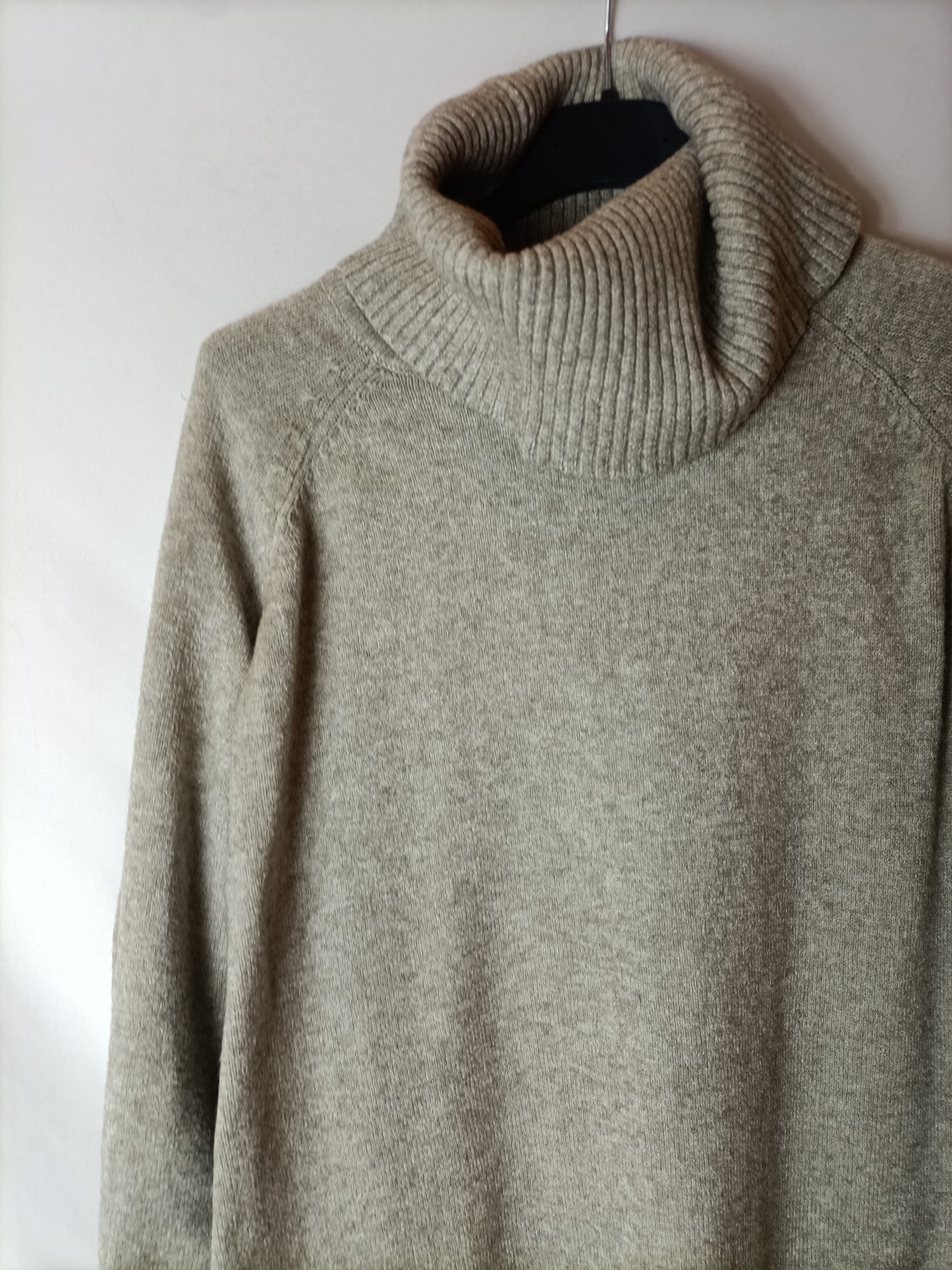 OTHERS. Heathered turtleneck sweater. TM