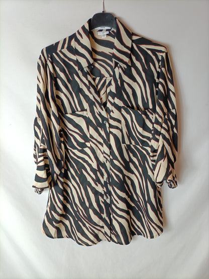 EXPRESS. Semi-sheer printed blouse. TM