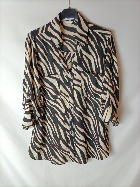 EXPRESS. Semi-sheer printed blouse. TM