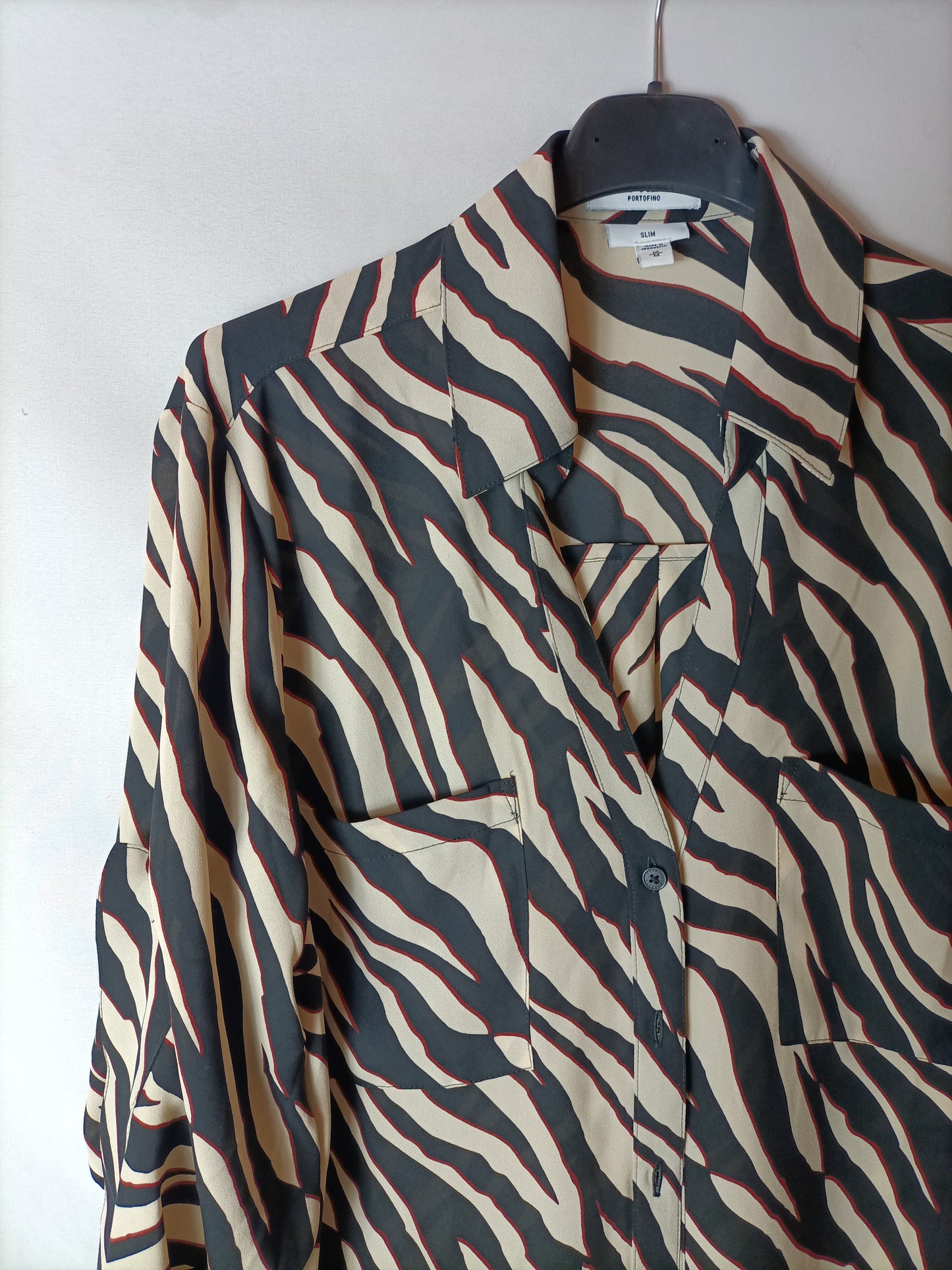 EXPRESS. Semi-sheer printed blouse. TM