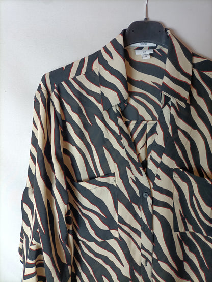 EXPRESS. Semi-sheer printed blouse. TM