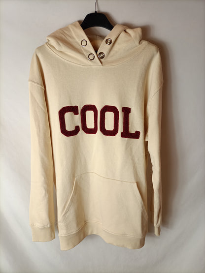INDIRA. Beige hooded sweatshirt with letters. YOU