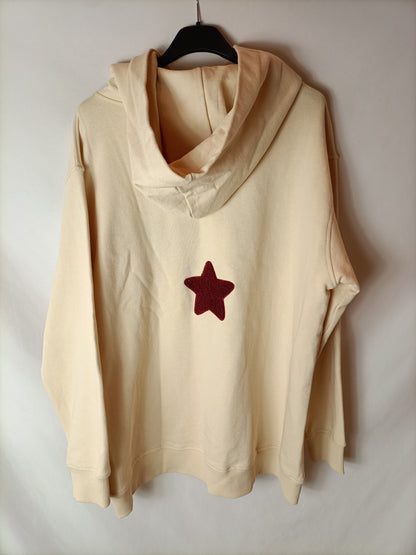 INDIRA. Beige hooded sweatshirt with letters. YOU