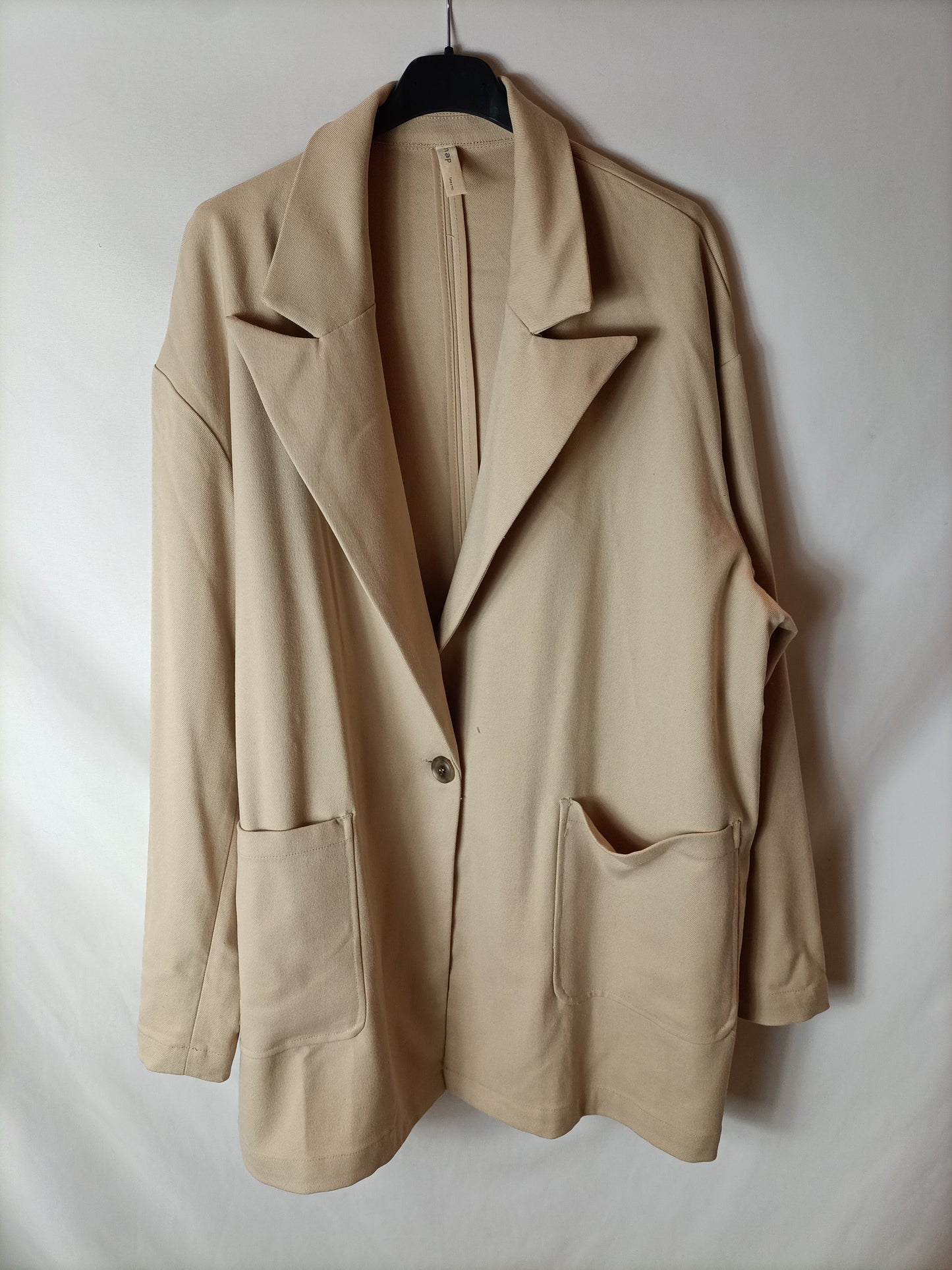 NAP. Beige oversized Ts blazer