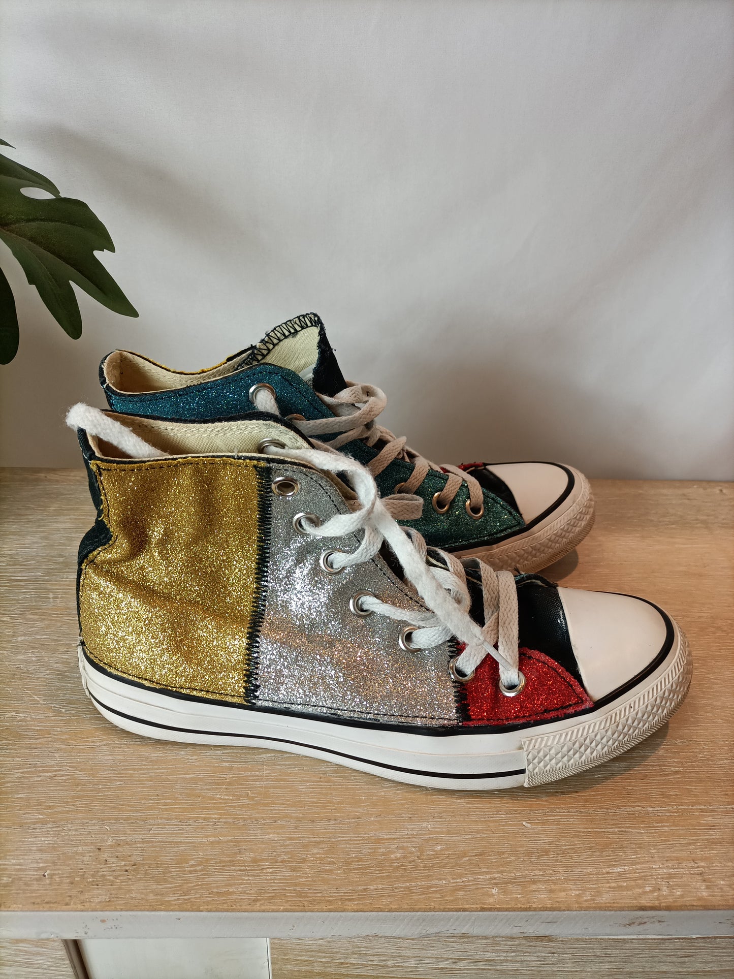 CONVERSE. Glitter sneakers S. 37.5 (tare)
