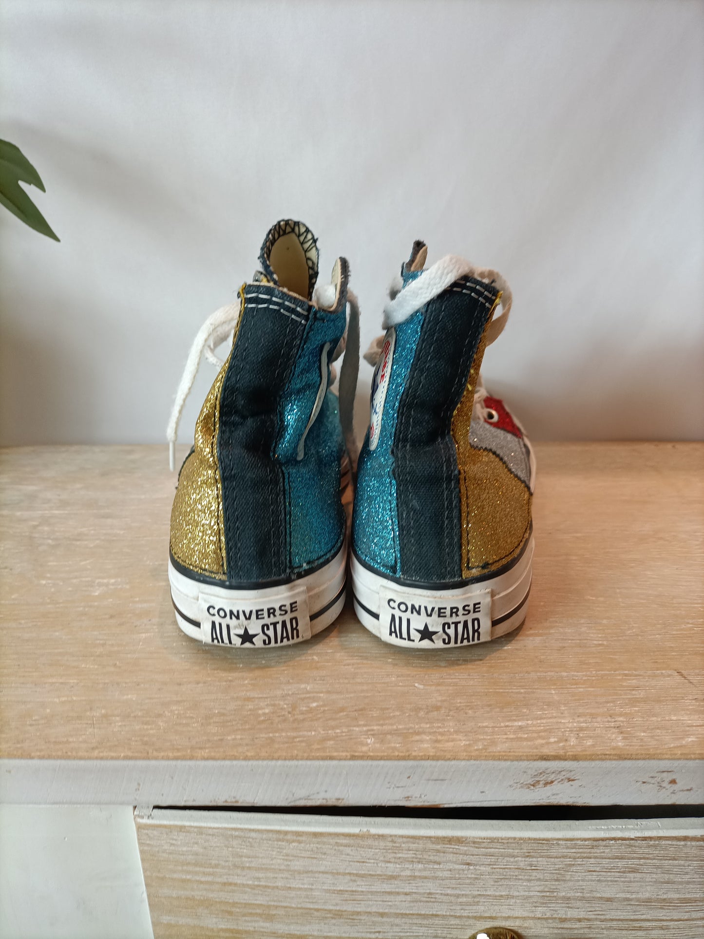 CONVERSE. Glitter sneakers S. 37.5 (tare)