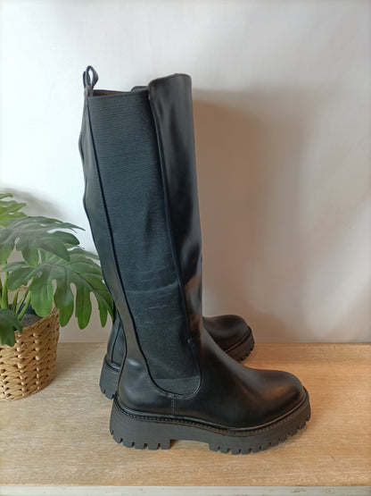 ROSE HILL. Botas negras altas T.38