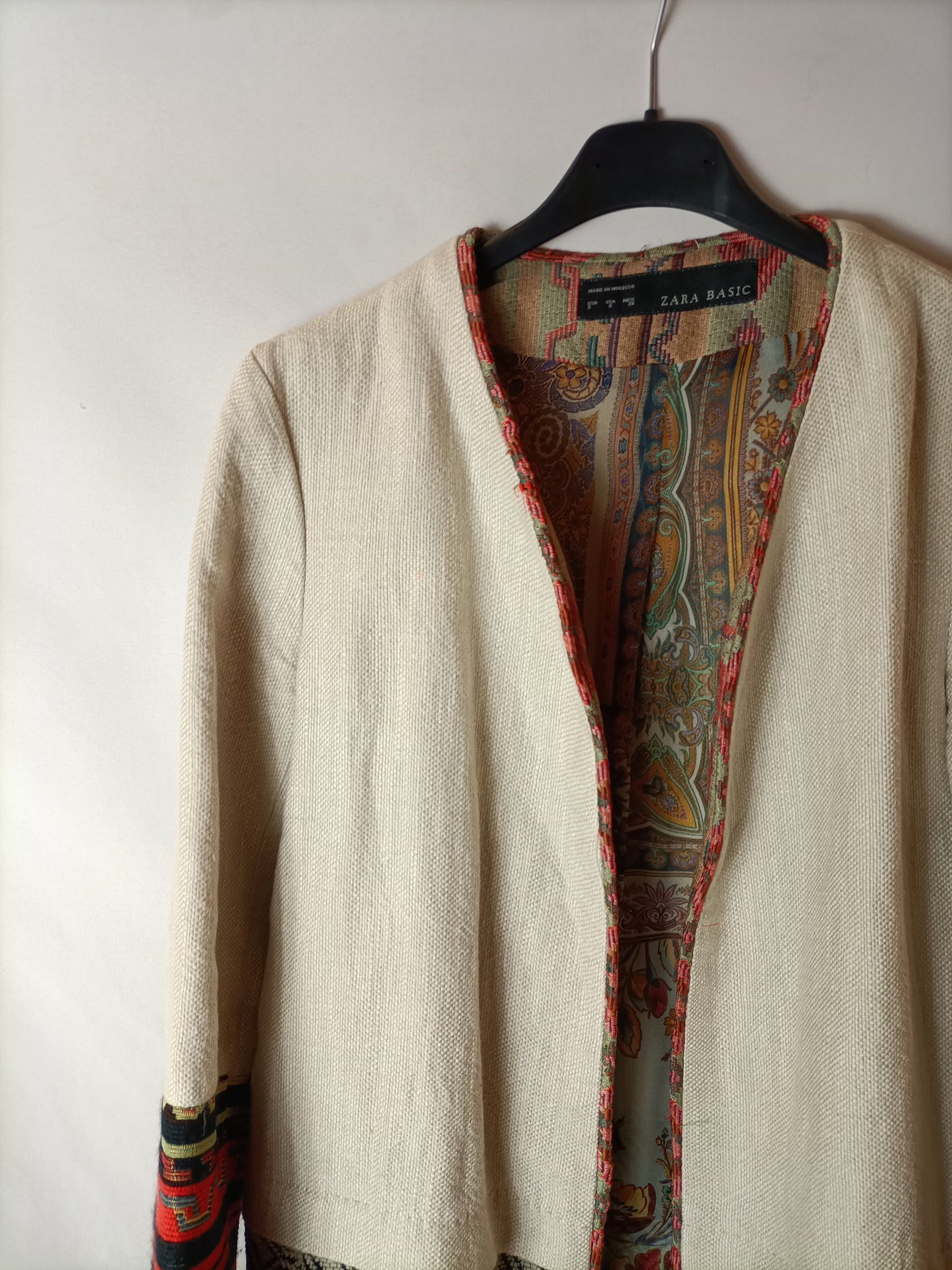 ZARA. Textured printed jacket. TS (tara)