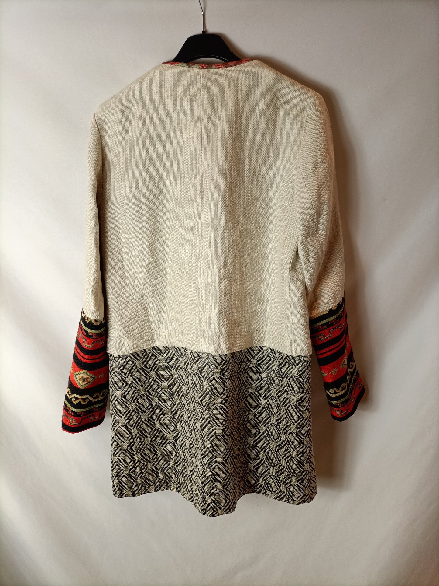 ZARA. Textured printed jacket. TS (tara)