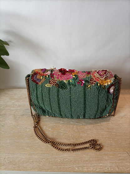 ZARA. Bolso abalorios cadena.