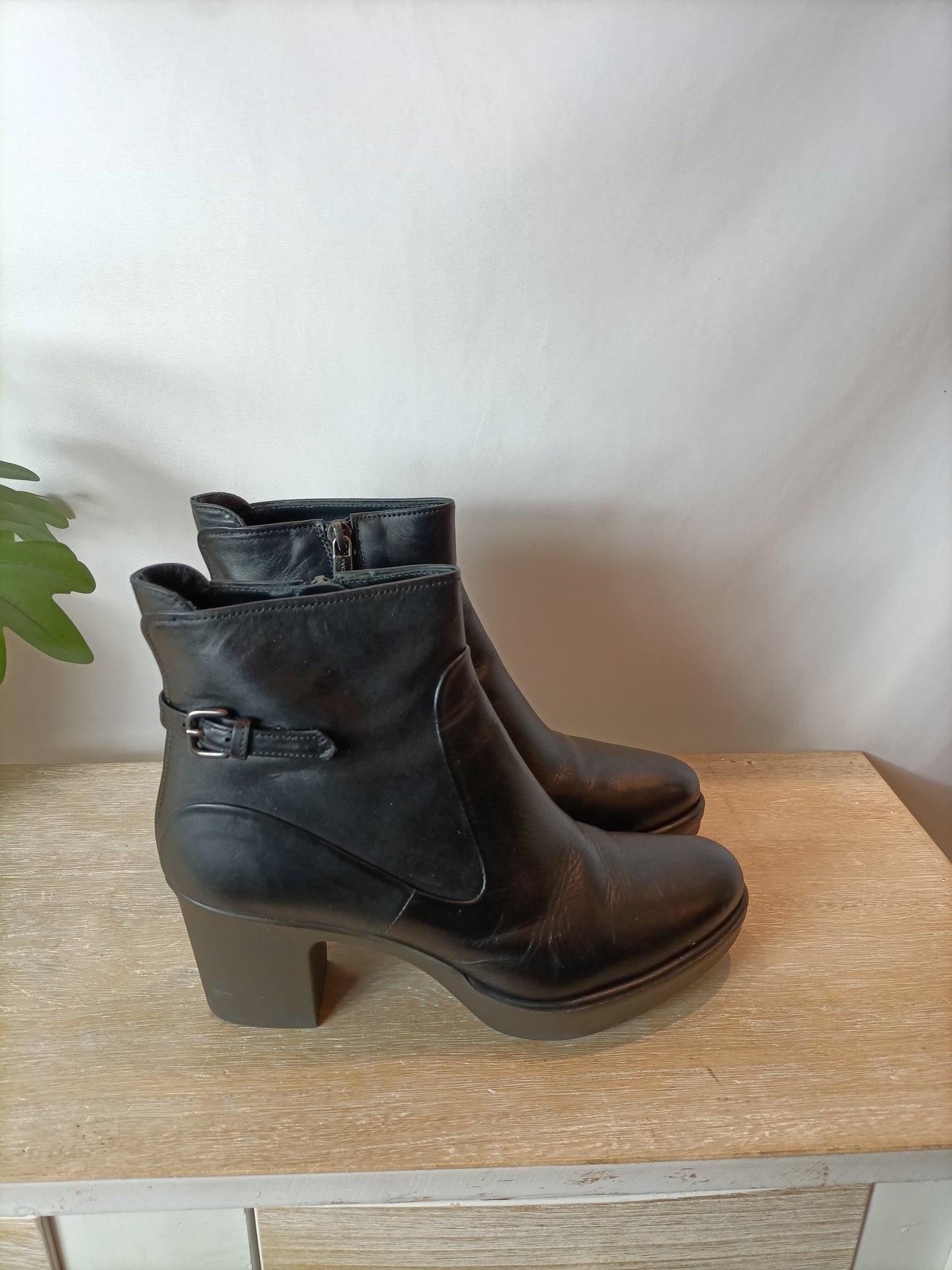 PONS QUINTANA. Botines piel negros  T 38