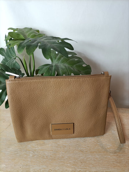BIMBA Y LOLA. Bolso beige cartera