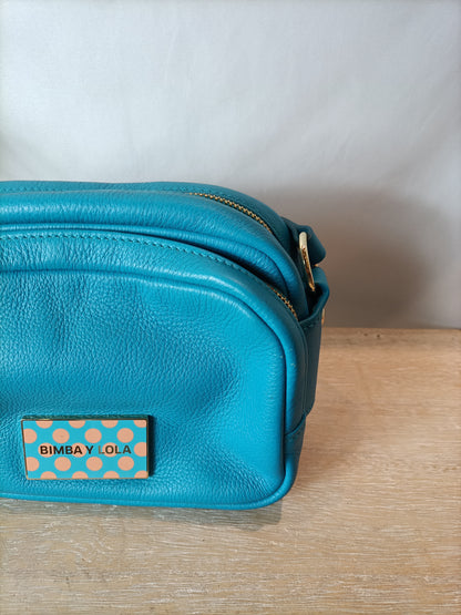 BIMBA Y LOLA. Bolso turquesa (tara)