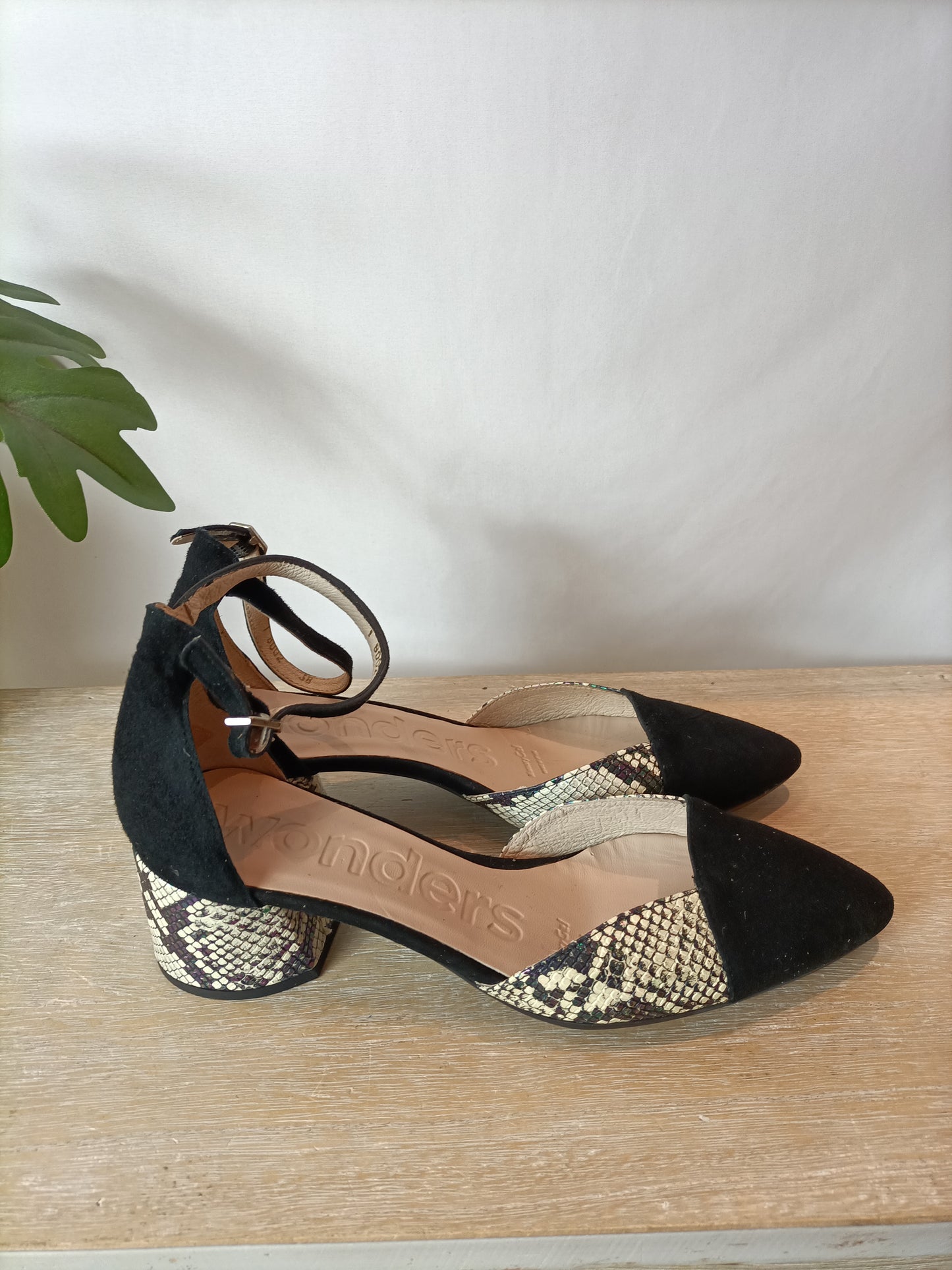 WONDERS. Zapatos doble textura T.38