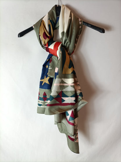 PARFOIS. Pañuelo verde estampado