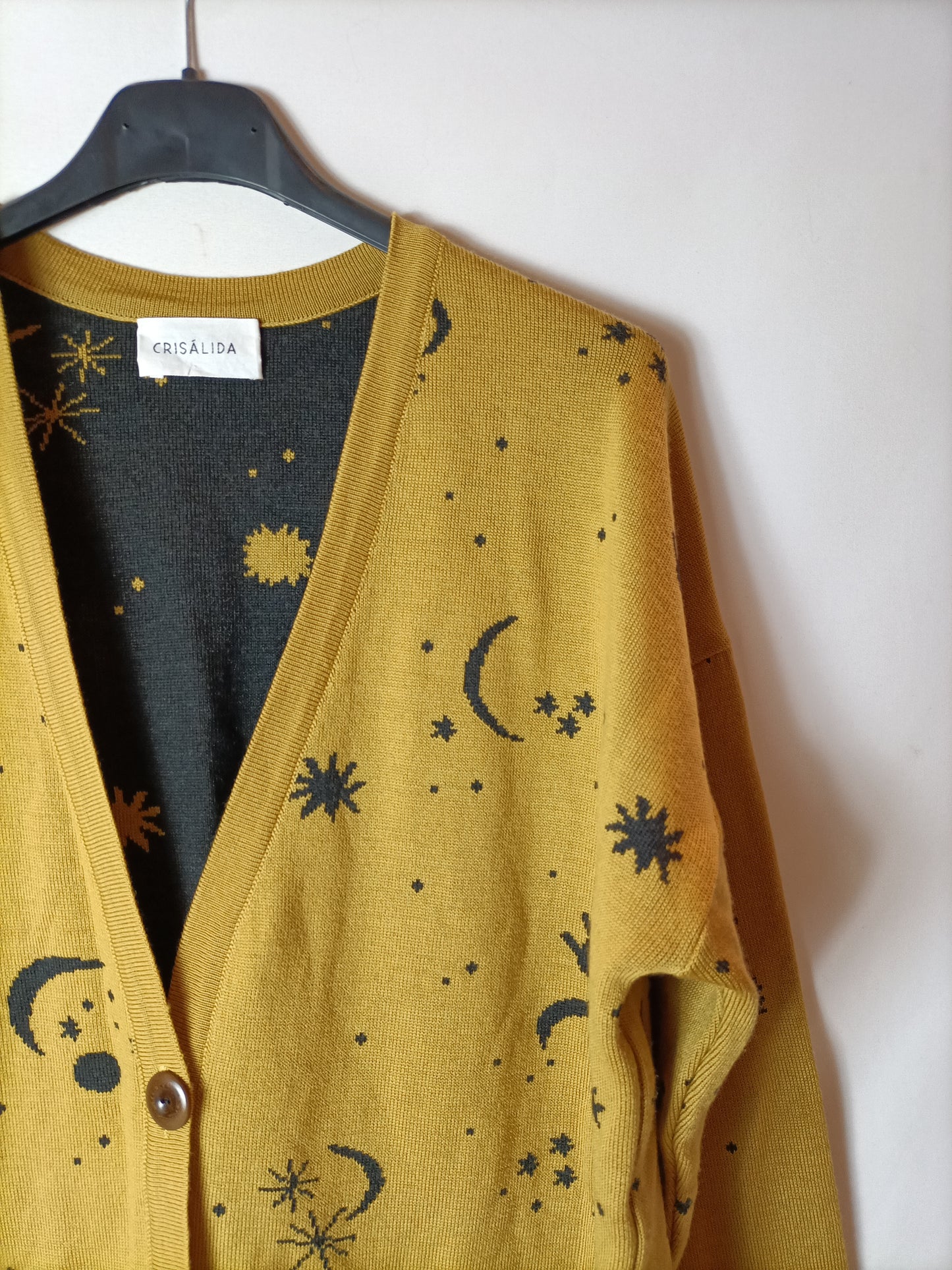 CRISÁLIDA. Cárdigan mostaza estampado T.u(s/m)
