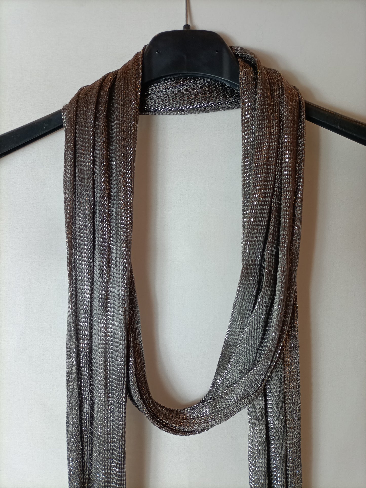 OTRAS. fular fino plateado